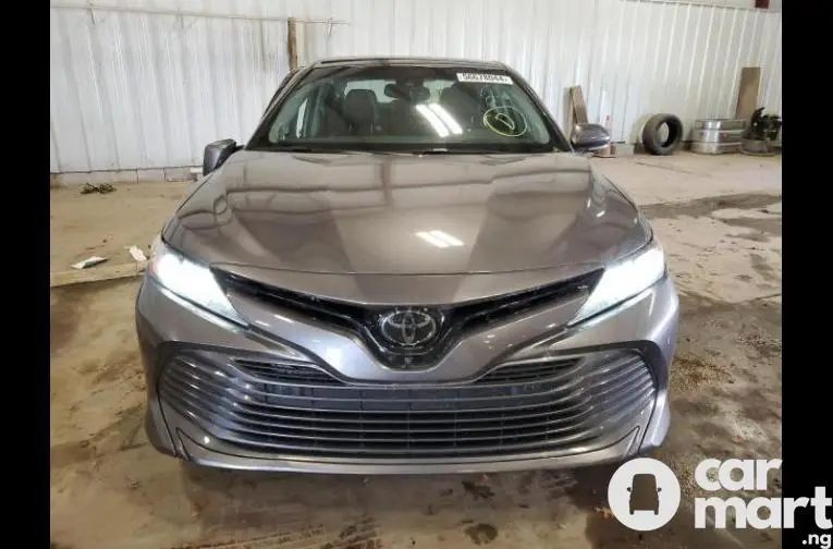 Foreign used 2018 Toyota Camry  XLE - 1/5