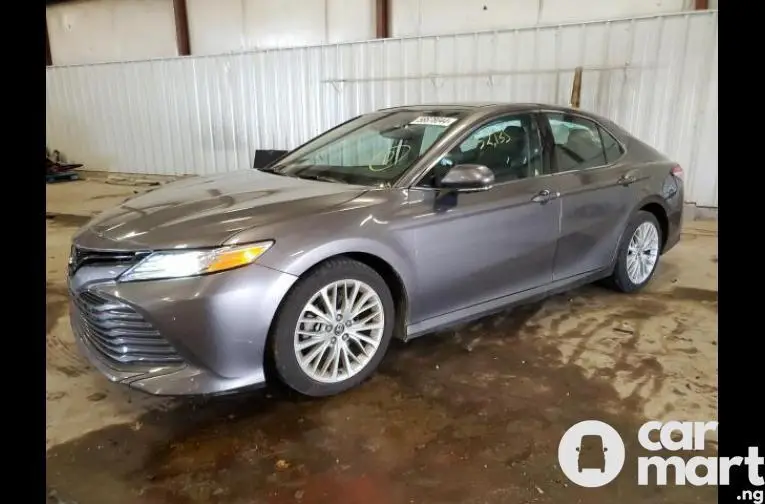 Foreign used 2018 Toyota Camry  XLE - 2/5