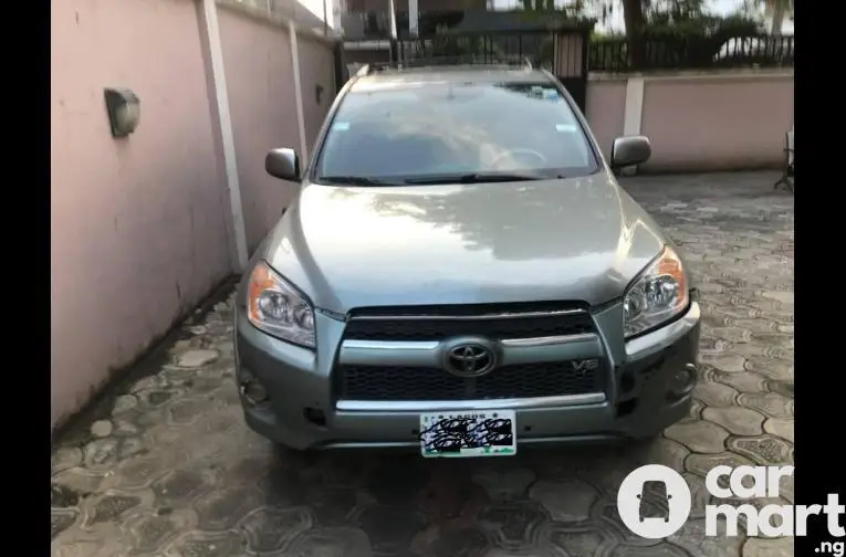 Clean and sharp Toyota Rav4 2006 - 1/5