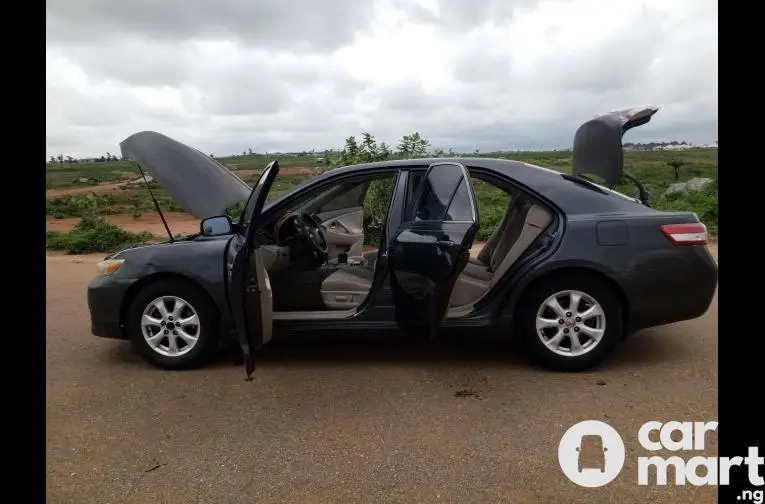 Used 2010 Toyota Camry - 1