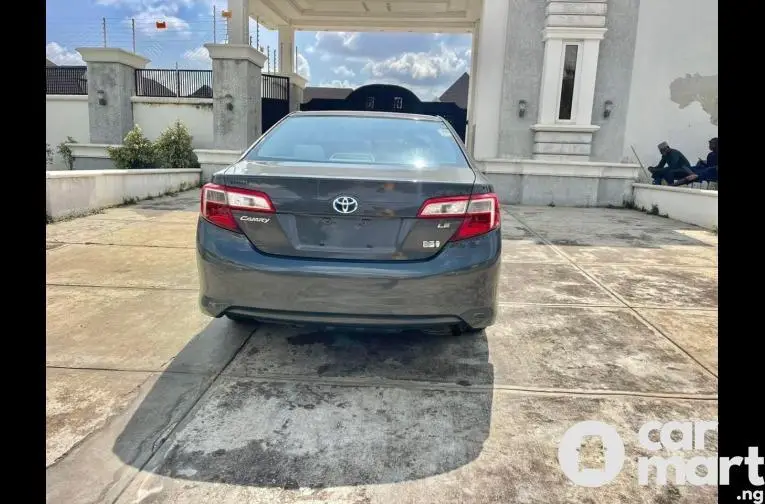 2013 TOYOTA CAMRY HYBRID - 5/5