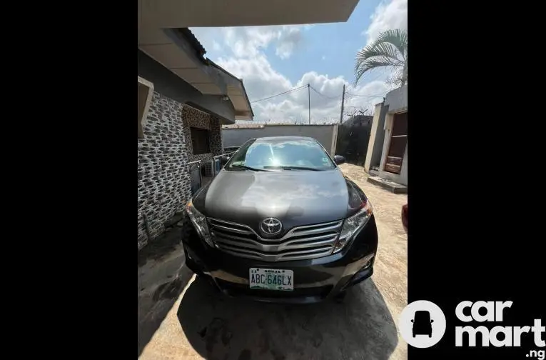 Used 2010 Toyota Venza - 4/5