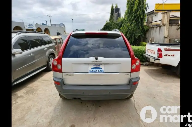 Super Clean 2005 Volvo XC90 - 4/5