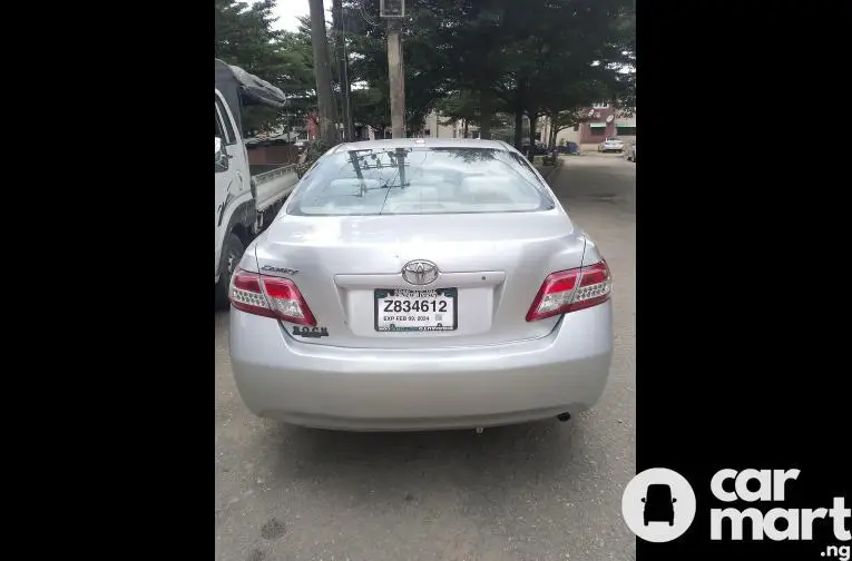 Toks 2010 Toyota Camry - 1