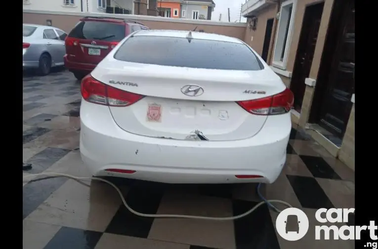 Used Hyundai Elantra 2012 - 4/5