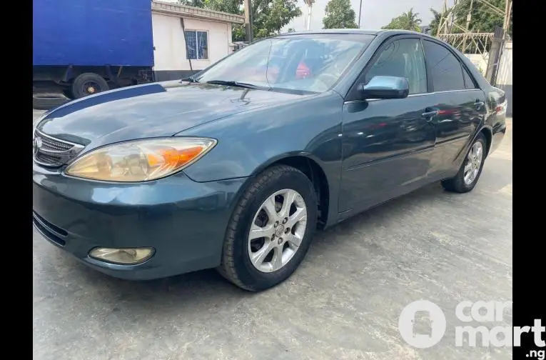 Registered Toyota Camry 2004 LE - 3/5