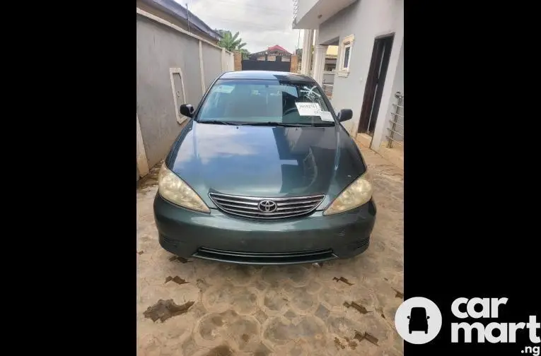 Foreign Used 2005 Toyota Camry - 1/5