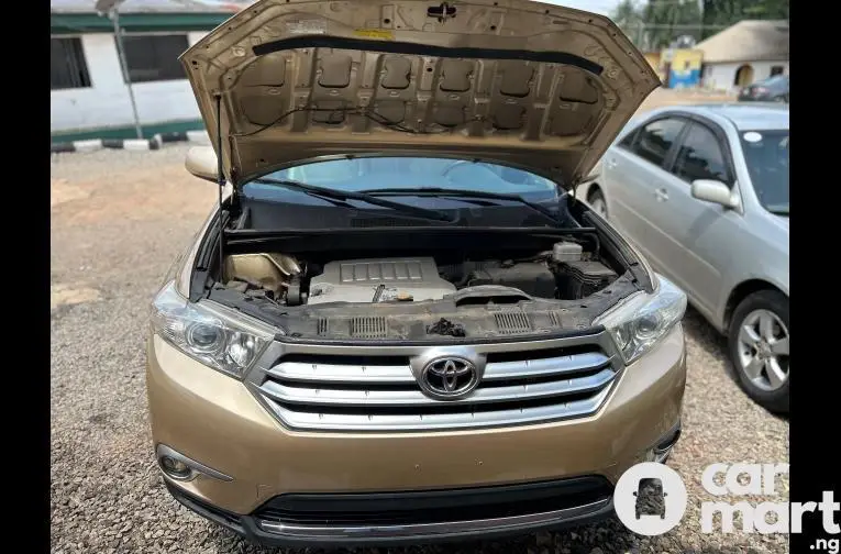 Unregistered Toyota Highlander 2013