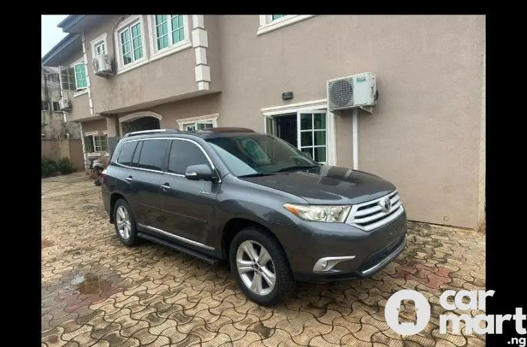 Used Toyota Highlander 2010 - 4/5