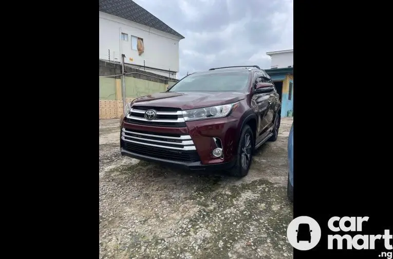 Foreign Used 2017 Toyota Highlander XLE - 1/5