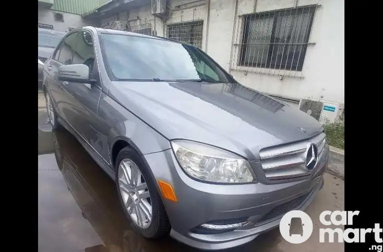 Foreign Used 2010 Mercedes Benz C300 - 2