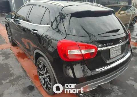 2016 Mercedes-Benz GLA250 - 2/5