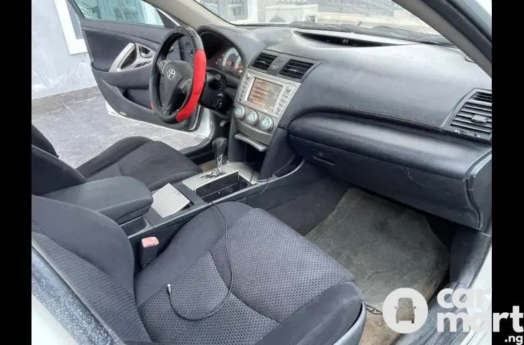 2008 Toyota Camry SE - 3/5