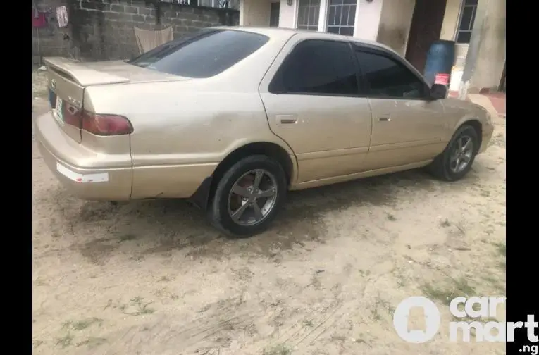 Used Toyota Camry 2001 - 4/5