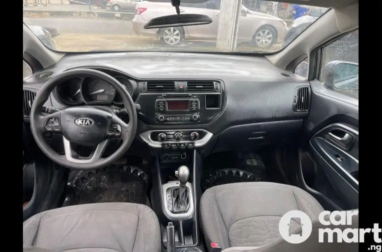 Registered 2014 Kia Rio - 3/5