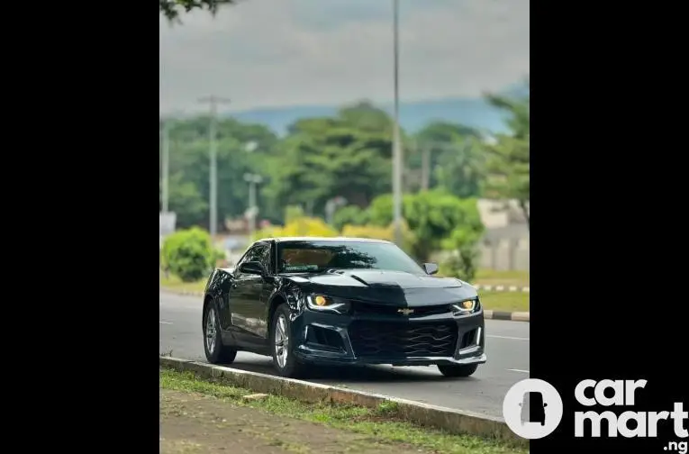 SUPER CLEAN 2015 CHEVROLET CAMARO - 2/5