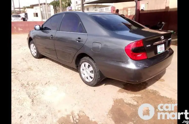 Clean 2004 Toyota Camry XLE - 5/5