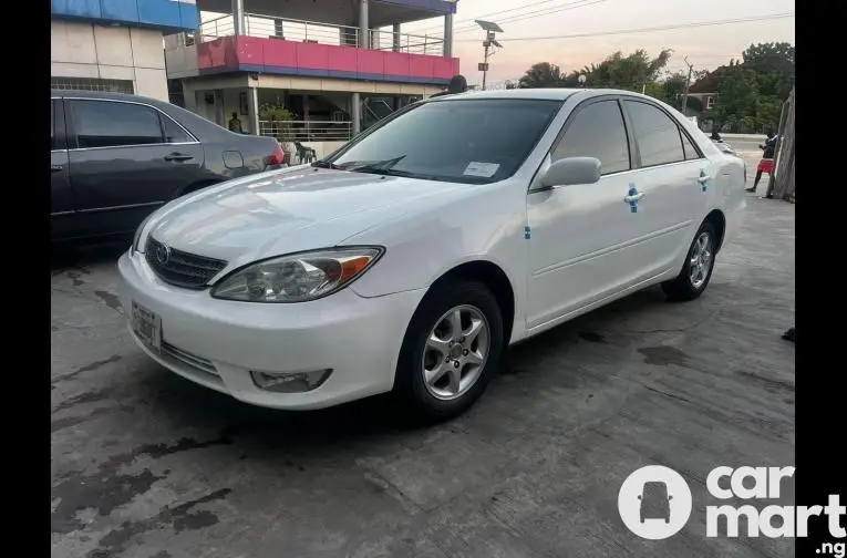 Pre-Owned 2004 Toyota Camry - 1/5