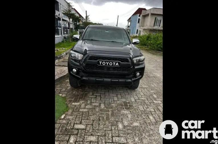 Tokunbo 2014 Facelift to 2020 Toyota Tacoma - 1/5