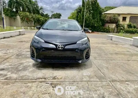 Super clean 2017 Toyota Corolla SE - 1/5