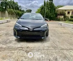 Super clean 2017 Toyota Corolla SE