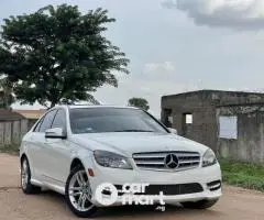 Super clean 2010 Mercedes Benz C300 - 1