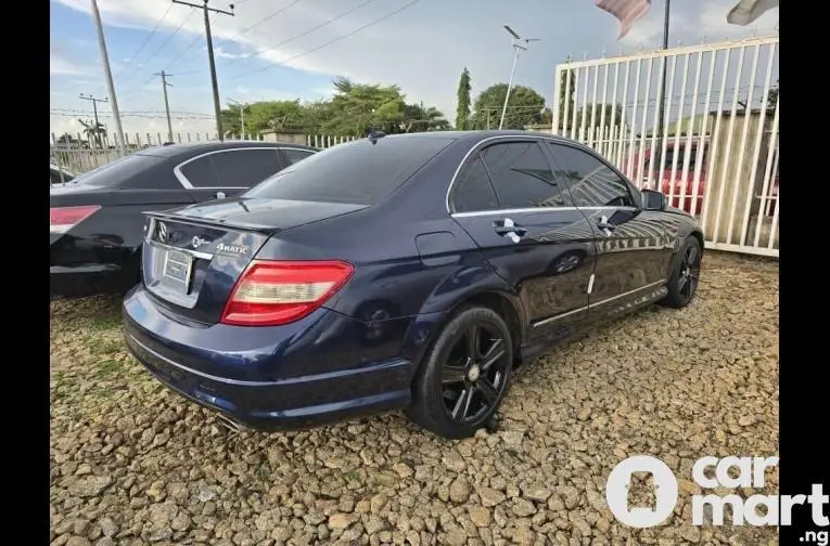 SUPER CLEAN 2010 MERCEDES BENZ C300 - 5/5