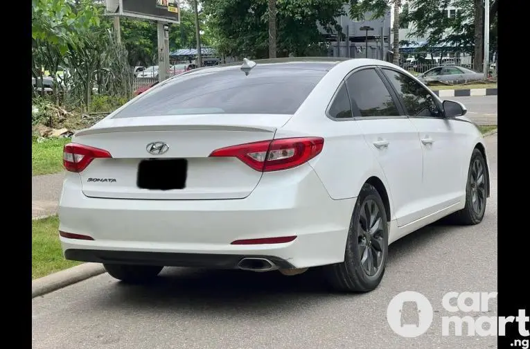 SUPER CLEAN 2016 HYUNDAI SONATA - 4/5