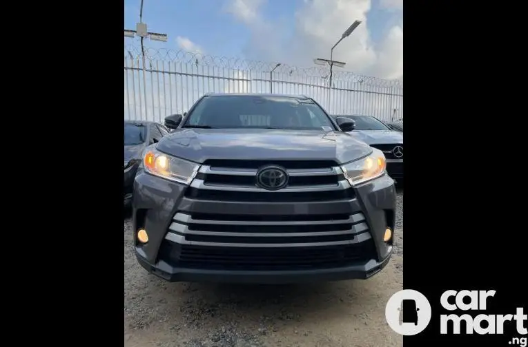 Foreign Used 2019 Toyota Highlander XLE - 1/5