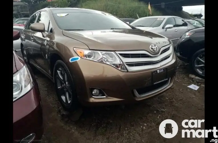 Foreign Used 2011 Toyota VENZA - 1/5