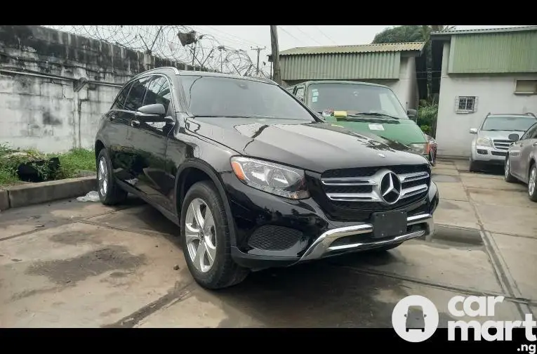 Foreign Used 2016 Mercedes Benz glc300 - 2/5