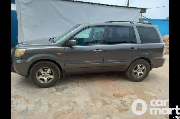 Used Honda pilot 2007 model - 2/3