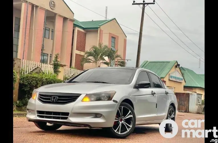 DISTRESS SALE 2012 UPGRADED HONDA ACCORD - 1/5