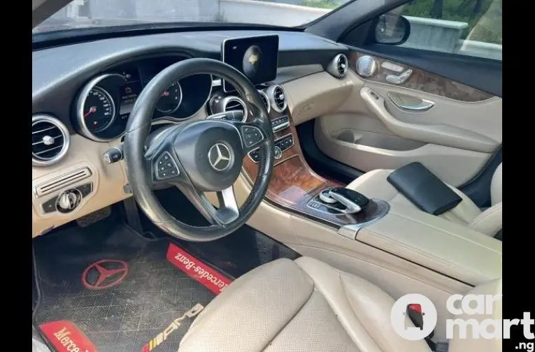 SUPER CLEAN 2015 KEYLESS MERCEDES BENZ C300 - 3/5