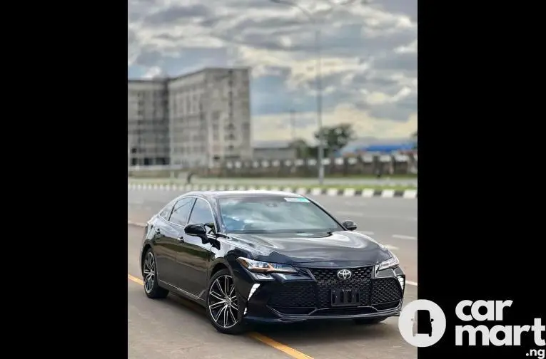 2019 TOYOTA AVALON TOURING - 2/5