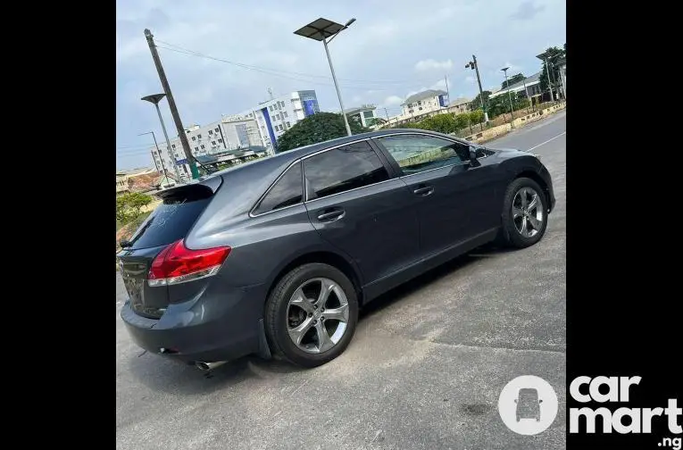 Foreign Used 2009 Toyota Venza Xle Edition - 3/5