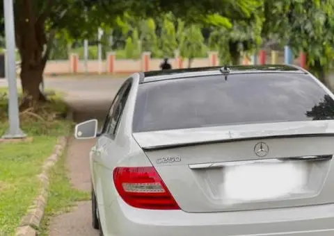 Super clean 2012 Mercedes Benz C250 - 5/5