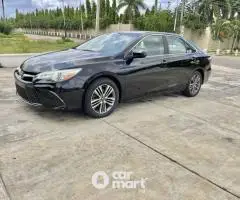 Super clean 2016 Toyota Camry SE