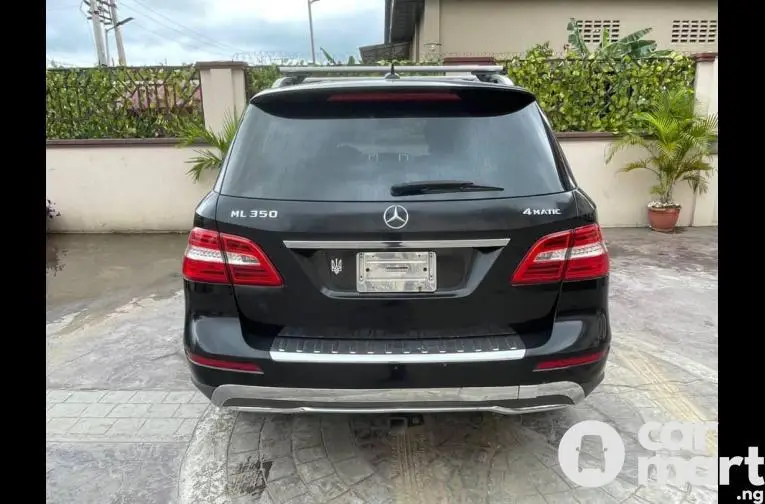 Mercedes Benz ML350 4Matic 2012 Model - 3/5