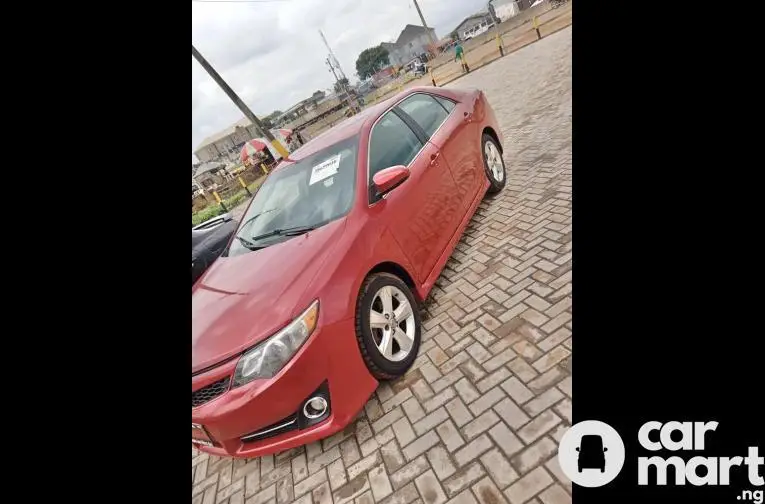 2013 TOYOTA CAMRY SE