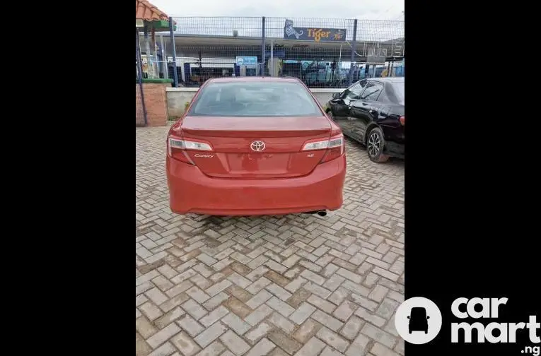 2013 TOYOTA CAMRY SE