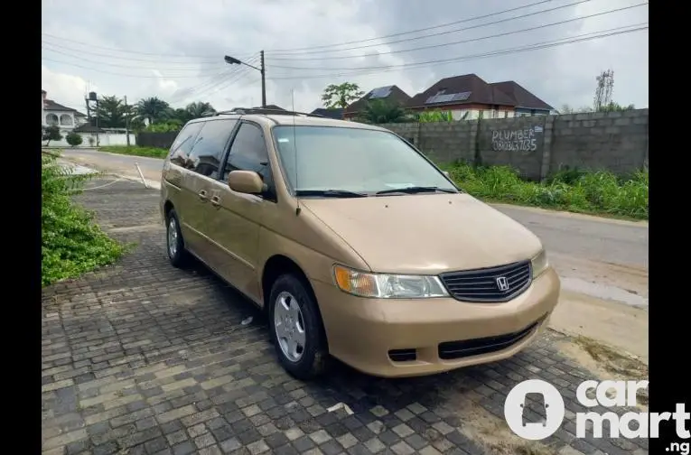 Clean Registered 2002 Honda Odyssey - 1/5