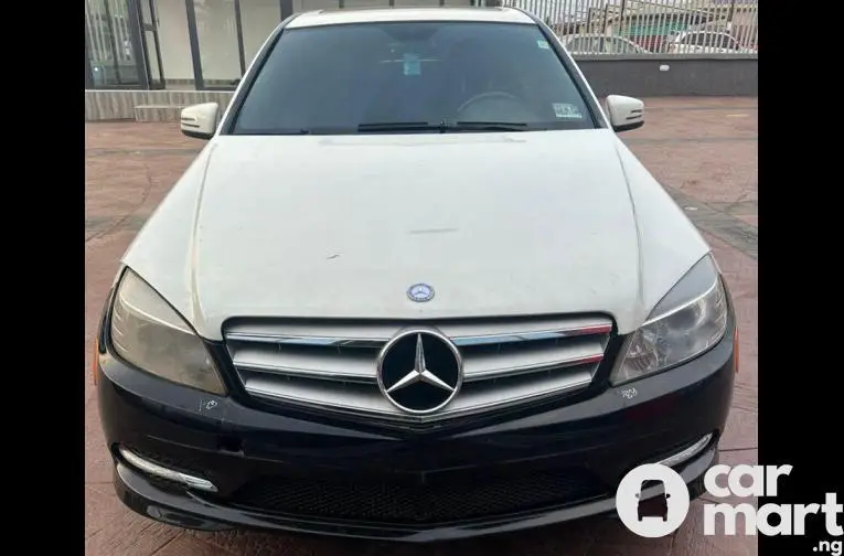 Used 2010 Mercedes Benz C300 - 1/5