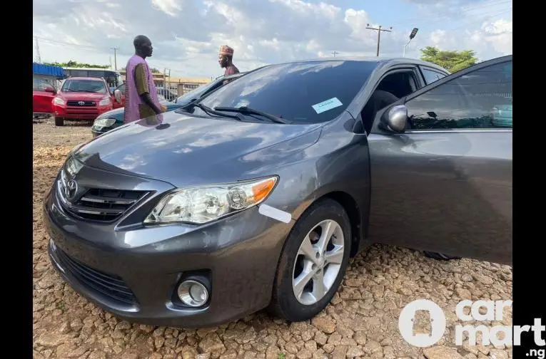 2013 TOYOTA COROLLA