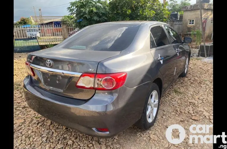 2013 TOYOTA COROLLA