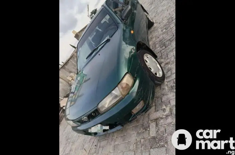 Nissan Almera 2002