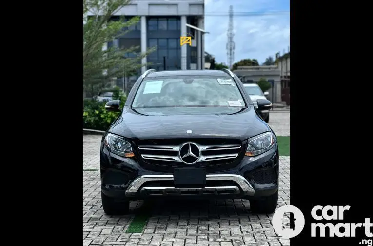 2016 Mercedes Benz GLC 300 Premium - 1/5