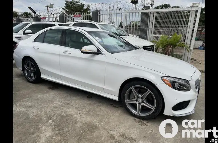 Foreign Used 2017 Mercedes Benz C300 - 1/5