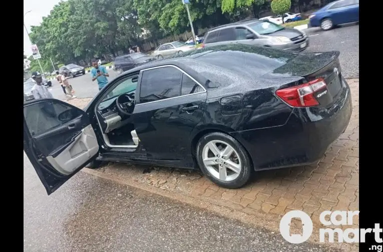 2013 TOYOTA CAMRY