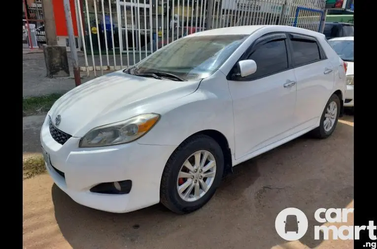 Used 2010 Toyota Matrix - 1/5